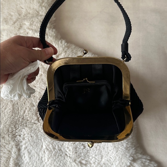 Elegant Vintage Kiss lock Black Handbag - Picture 3 of 4